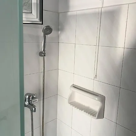 Effie's Alinda (Leros)